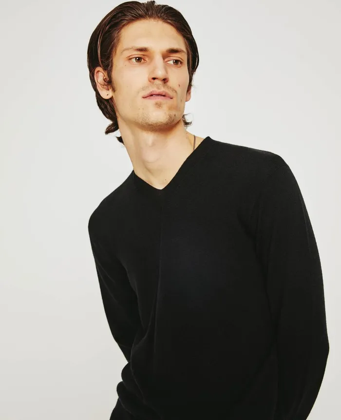 AG Jeans Beck Vee True Black Men Sweatshirts AG Jeans Beck Vee True Black Men Sweatshirts