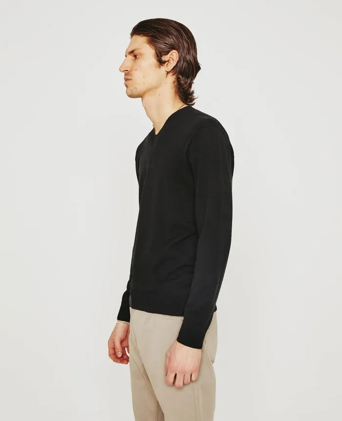 AG Jeans Beck Vee True Black Men Sweatshirts AG Jeans Beck Vee True Black Men Sweatshirts