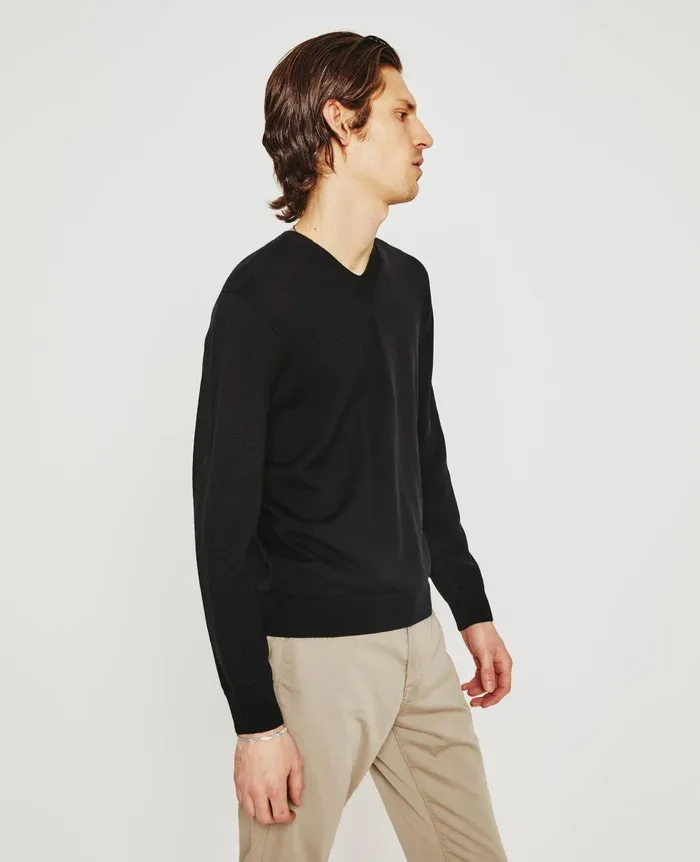 AG Jeans Beck Vee True Black Men Sweatshirts AG Jeans Beck Vee True Black Men Sweatshirts
