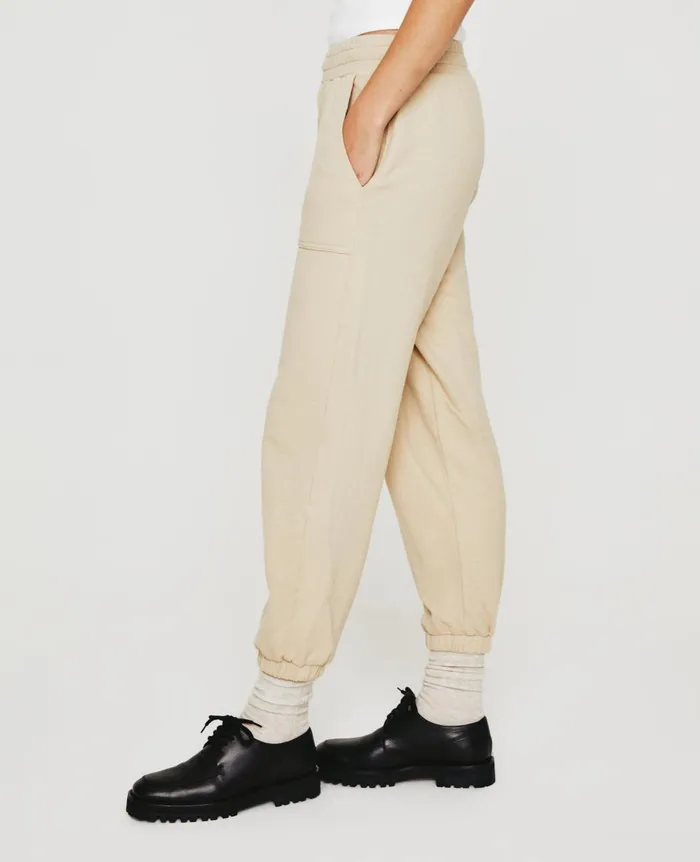 AG Jeans Nova Sweatpant Yuma Sand Women Sweatpants AG Jeans Nova Sweatpant Yuma Sand Women Sweatpants