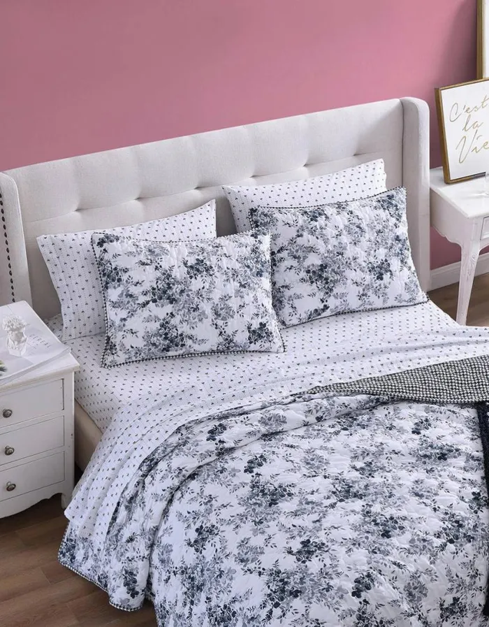 Betsey Johnson Women BETSEYS FLORAL VINEYARD KING QUILT SHAM SET BLACK Betsey Johnson Women BETSEYS FLORAL VINEYARD KING QUILT SHAM SET BLACK
