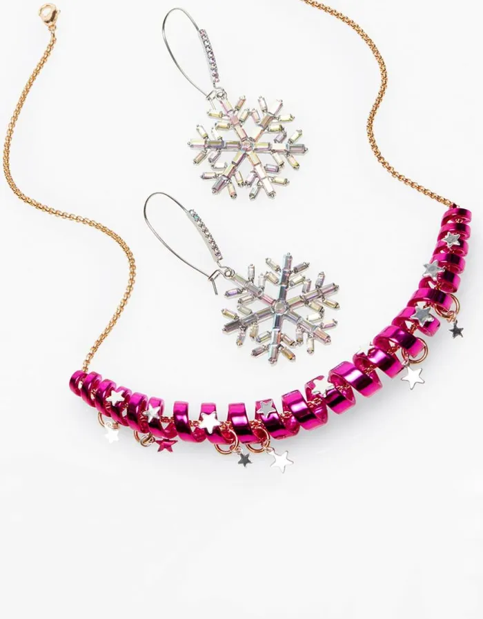 Betsey Johnson Women BETSEYS HOLIDAY COIL NECKLACE PINK Pink Betsey Johnson Women BETSEYS HOLIDAY COIL NECKLACE PINK Pink