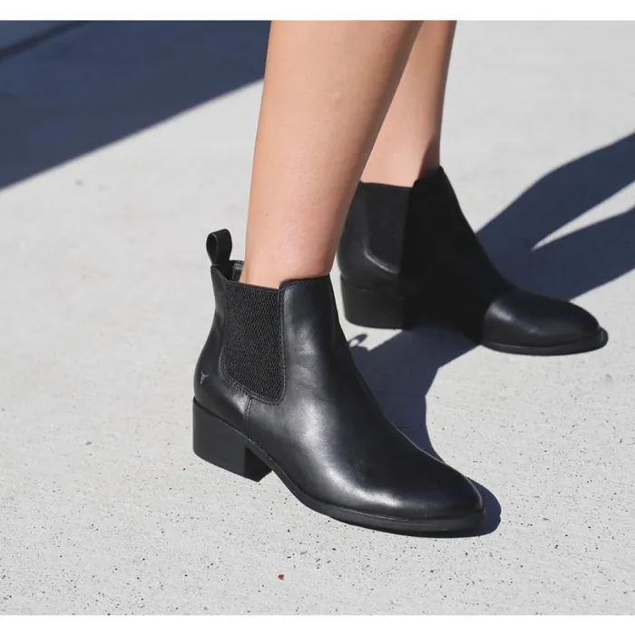 Boots Women Windsor Smith RAVEE BLACK LEATHER BOOTS Boots Women Windsor Smith RAVEE BLACK LEATHER BOOTS