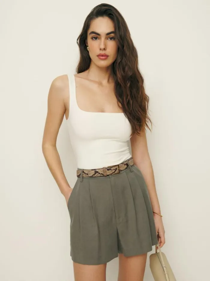 Clothing The Reformation Mason Short Poppyseed