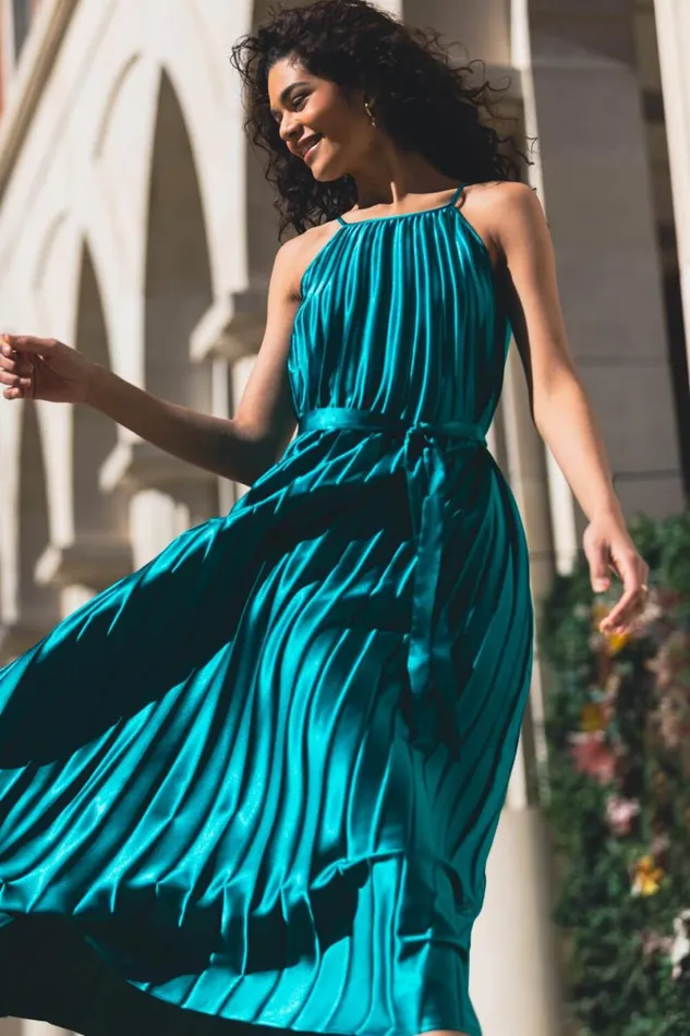 Emerald Sleeveless Pleated Halter Neck Midi Dress Women Roman Dresses