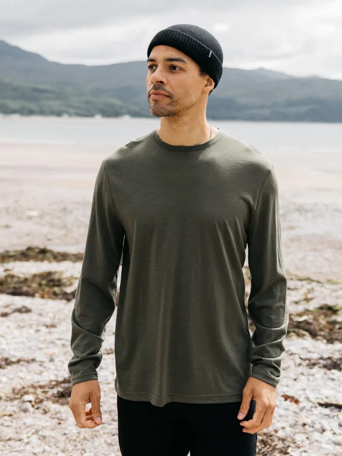 Finisterre Base Layers and Underwear Men Seeker Merino Long Sleeve TShirt Olive