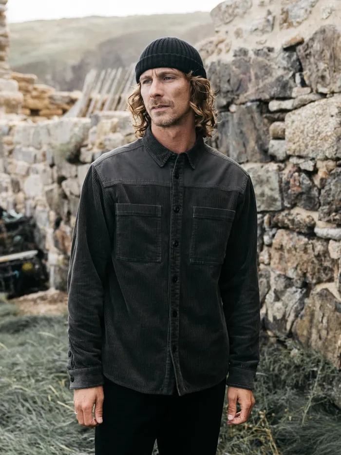 Finisterre Shirts Men Cordium Shirt Raven