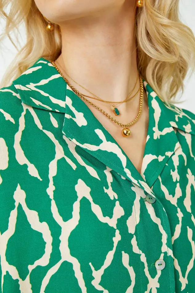 Green Relaxed Graphic Print Shirt Women Roman Tops