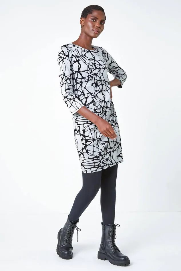 Grey Linear Print Shift Dress Women Roman Dresses