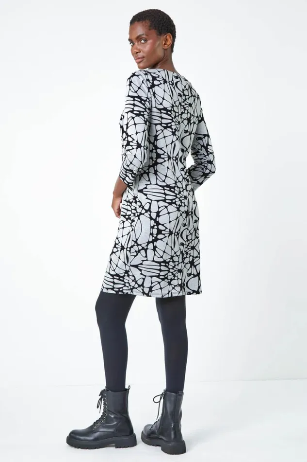 Grey Linear Print Shift Dress Women Roman Dresses