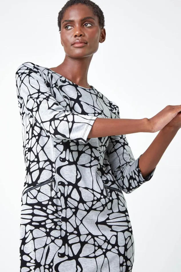 Grey Linear Print Shift Dress Women Roman Dresses