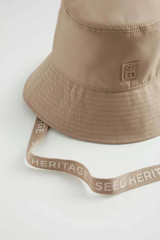Hats and Gloves Woman Seed Heritage Monochrome Logo Bucket Hat Cookie