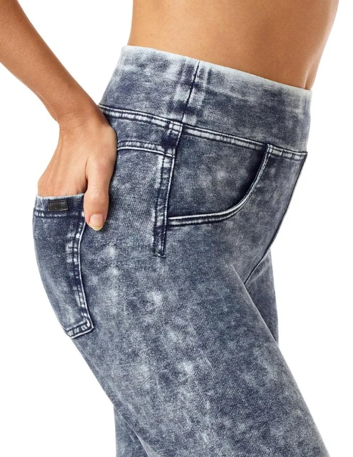 Hue Game Changing Bermuda Short Indigo Cloud Wash Women Shorts and Skirts