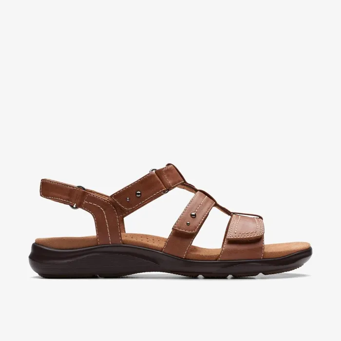 Kitly Step Tan Women Clarks Sandals and Flip Flops