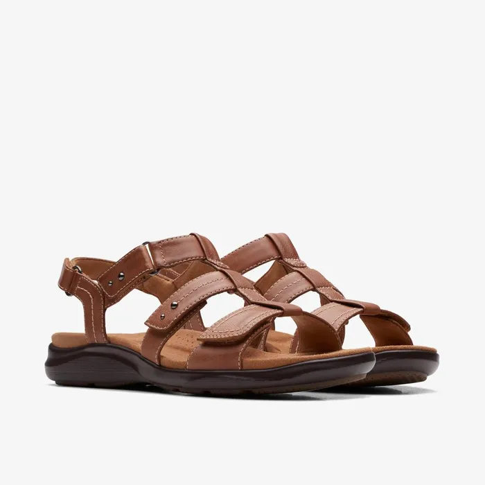 Kitly Step Tan Women Clarks Sandals and Flip Flops