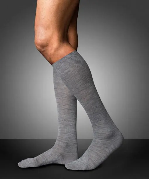 Men No 6 Finest Merino and Silk Men Kneehigh Socks Light Grey Melange FALKE Knee High Socks