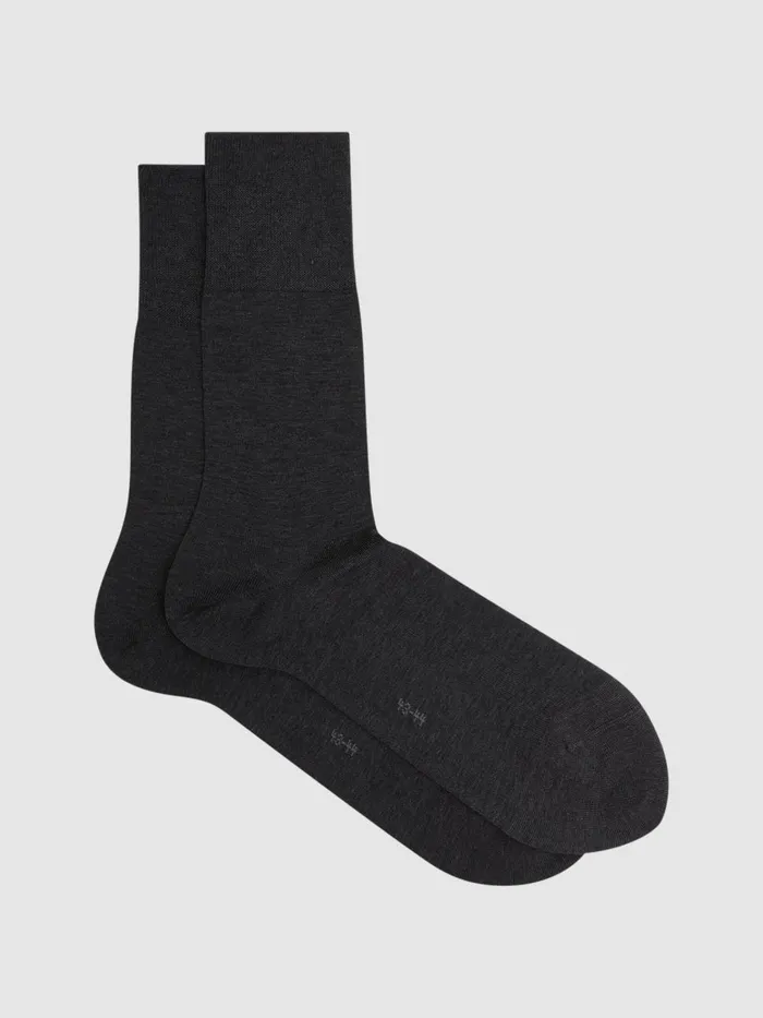Men Reiss Socks and Underwear Crew Socks Dark Grey