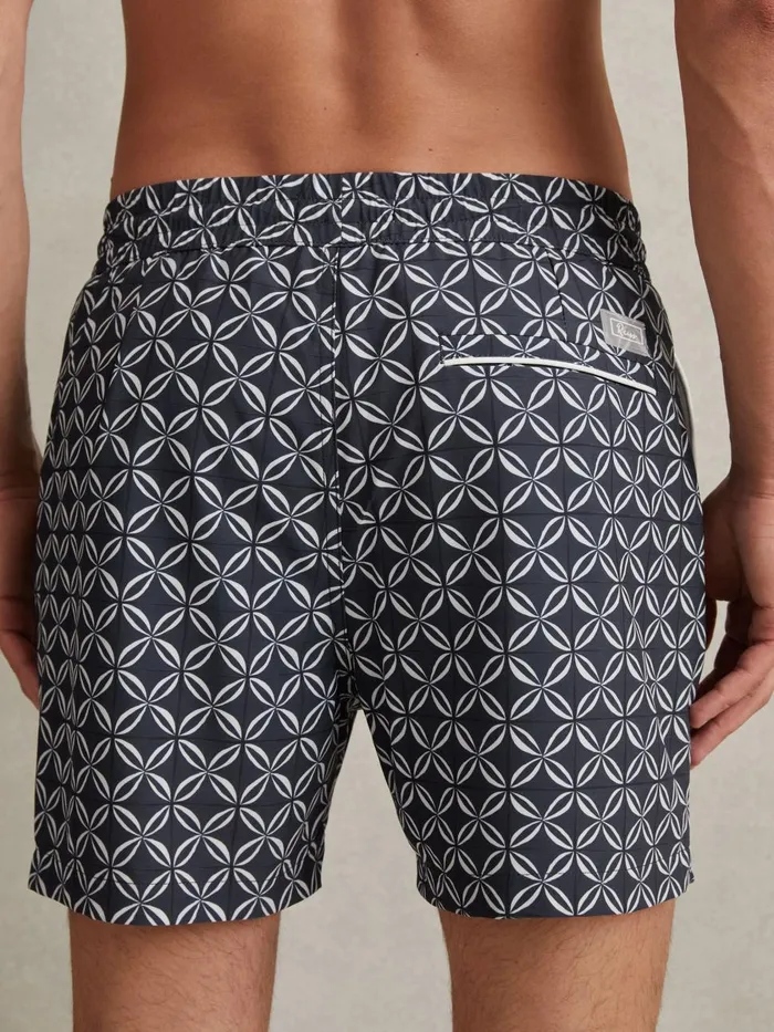 Men Reiss Swimwear Fraser Geometric Print Drawstring Swim Shorts Navywhite