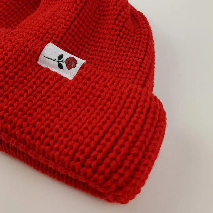 MenWomen BEANIES CAPS and SCARVES Vertere Berlin SHORT WOOL BEANIE ROSE 8211 RED