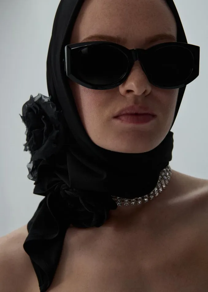 Shop Magda Butrym Eyewear Oval Sunglasses In Black Shop Magda Butrym Eyewear Oval Sunglasses In Black