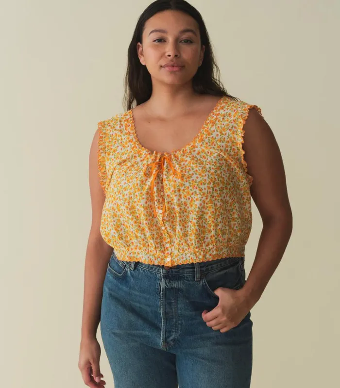 Shop TRAVELER TOP Clementine Daisy Fields DEN Tops