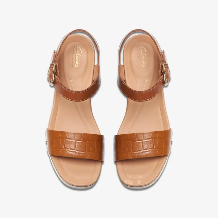 Sivanne Bay Tan Interest Women Clarks Heels and Pumps