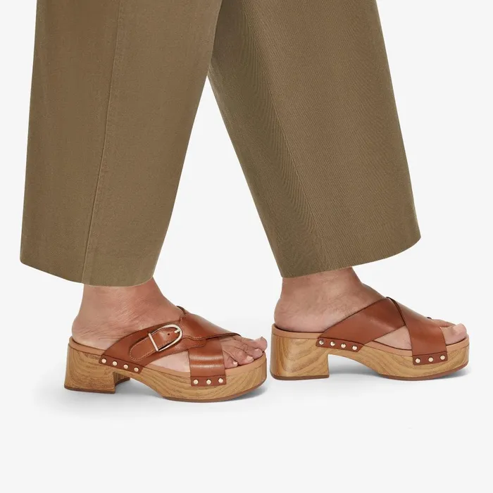 Sivanne Walk Tan Leather Women Clarks Clogs and Mules