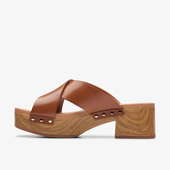 Sivanne Walk Tan Leather Women Clarks Clogs and Mules