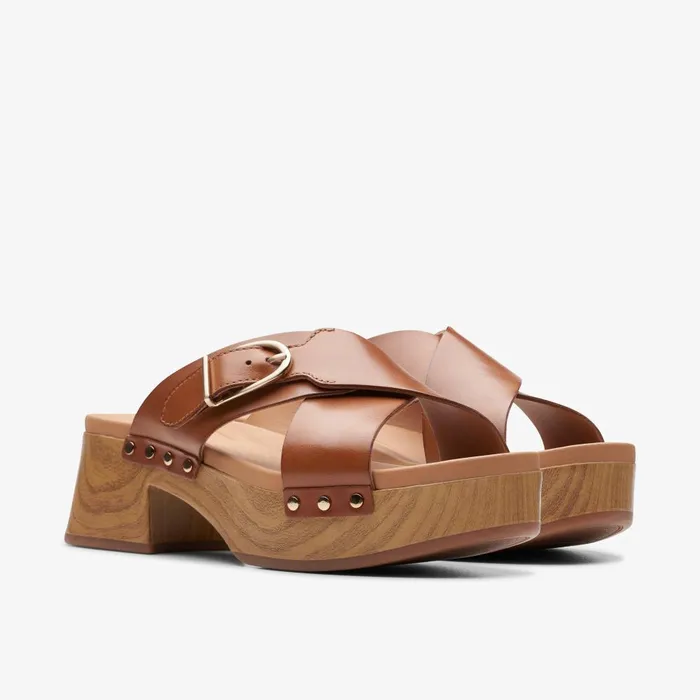 Sivanne Walk Tan Leather Women Clarks Clogs and Mules