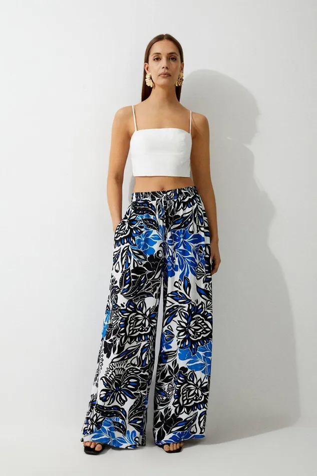 Trousers Women Karen Millen Floral Printed Viscose Crepe Woven Wide Leg Trousers Floral Trousers Women Karen Millen Floral Printed Viscose Crepe Woven Wide Leg Trousers Floral