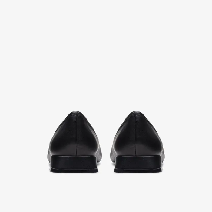 Ubree 15 Step Black Leather Women Clarks Flats