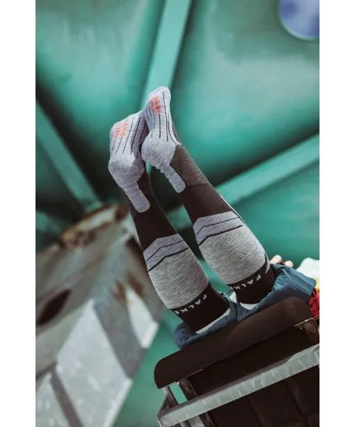 Women SK4 Advanced Women Skiing Kneehigh Socks Black FALKE Ski Socks