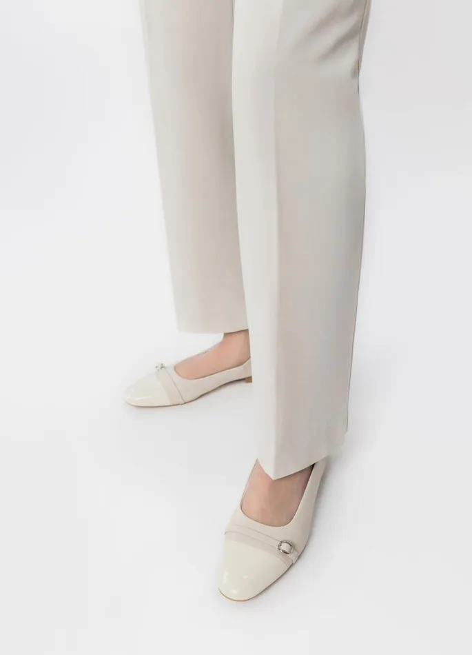 Women Vagabond Ballet Flats SIBEL SHOES Offwhite Leatherpatent