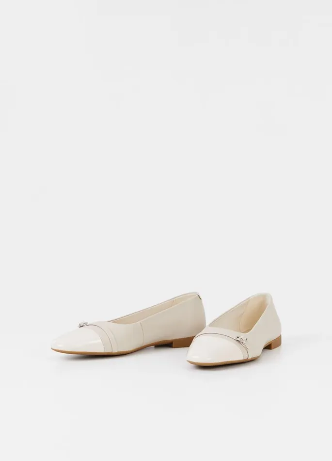 Women Vagabond Ballet Flats SIBEL SHOES Offwhite Leatherpatent